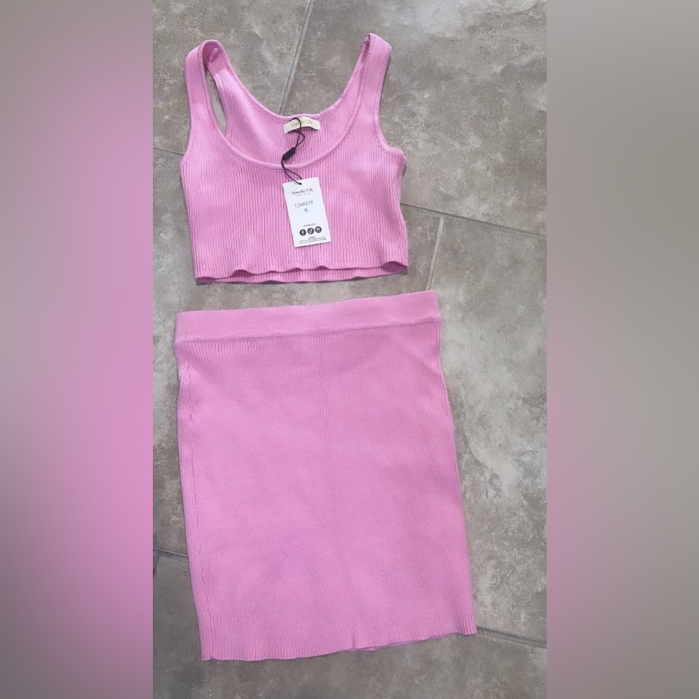 Brand new two piece skirt.